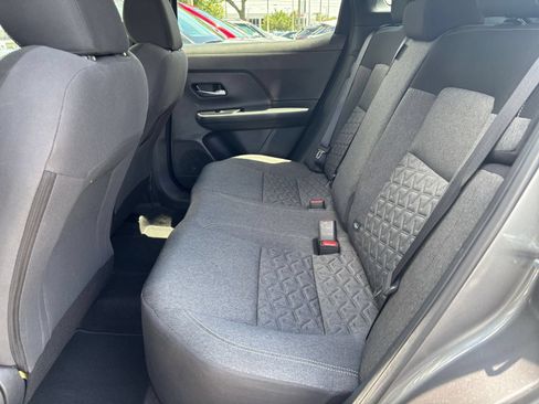 Used 2025 Nissan Kicks SV FWD image 19