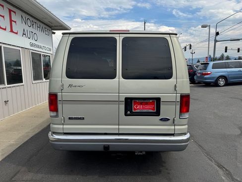 Used 2006 Ford E-150 and Econoline 150 RWD image 4
