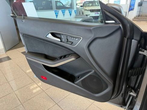 Used 2015 Mercedes-Benz CLA 250 image 22