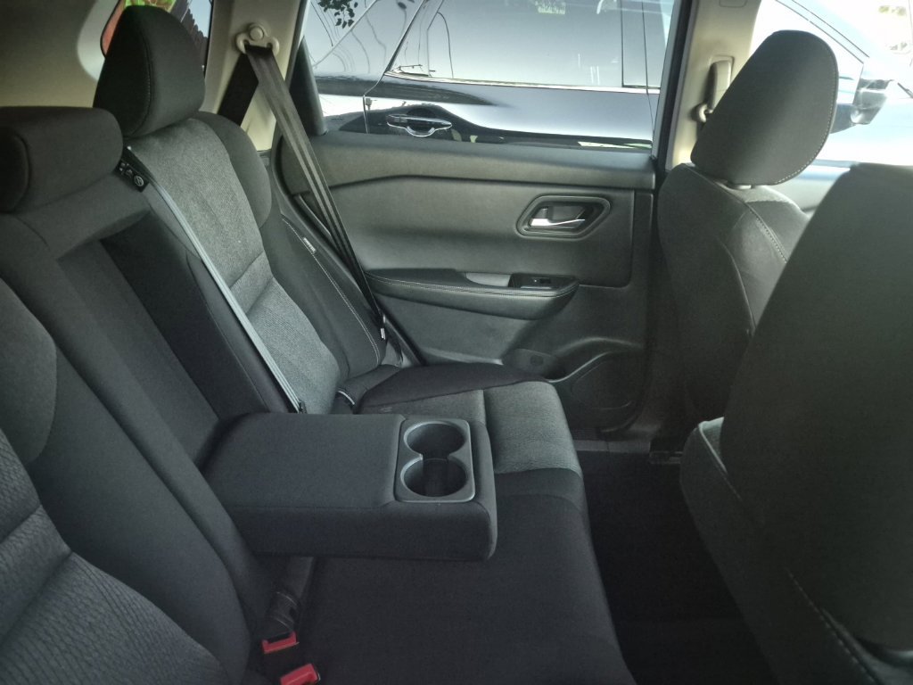 Used 2024 Nissan Rogue SV AWD/4WD image 25