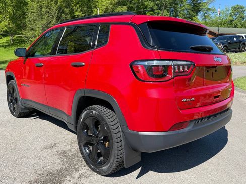 Used 2018 Jeep Compass Sport AWD/4WD image 6