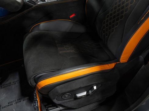 Used 2024 Lamborghini Urus Performante AWD/4WD image 47