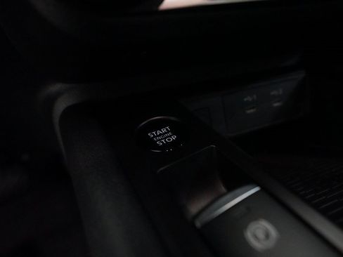 Certified 2025 Nissan Kicks SV image 30