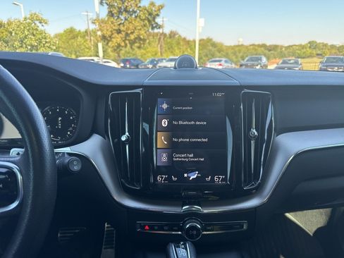 Used 2019 Volvo XC60 T5 R-Design image 25