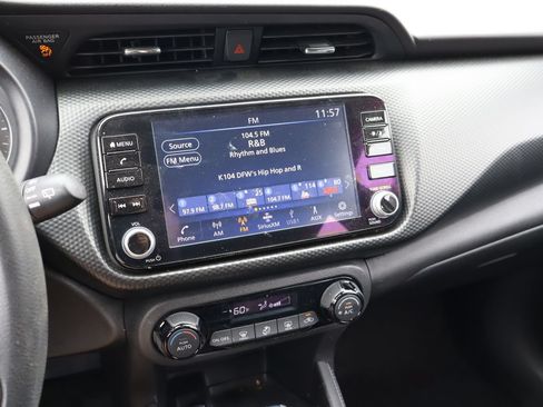 Used 2022 Nissan Kicks SV FWD image 6