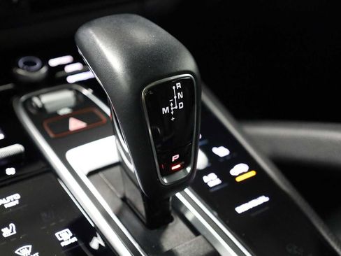 Used 2022 Porsche Cayenne image 29