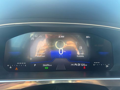 Used 2024 Volkswagen Tiguan SE image 14