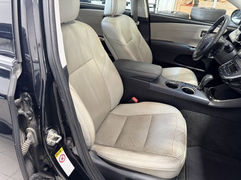 Used 2014 Toyota Avalon XLE Premium FWD image 18