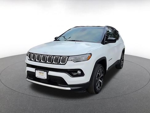 Used 2025 Jeep Compass Limited image 7