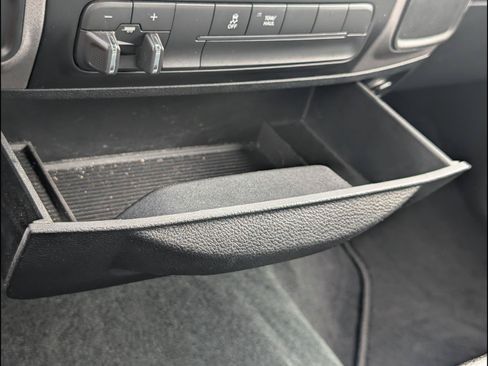 Used 2017 RAM 1500 Express RWD image 17