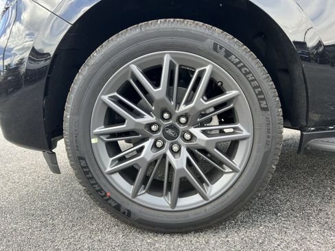 New 2026 Ford Expedition Max Platinum w/ Stealth Appearance Package AWD/4WD image 12