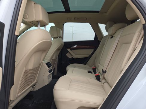 Used 2023 Audi Q5 2.0T Premium w/ Convenience Package image 13