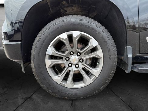 Used 2023 Chevrolet Silverado 1500 High Country image 14