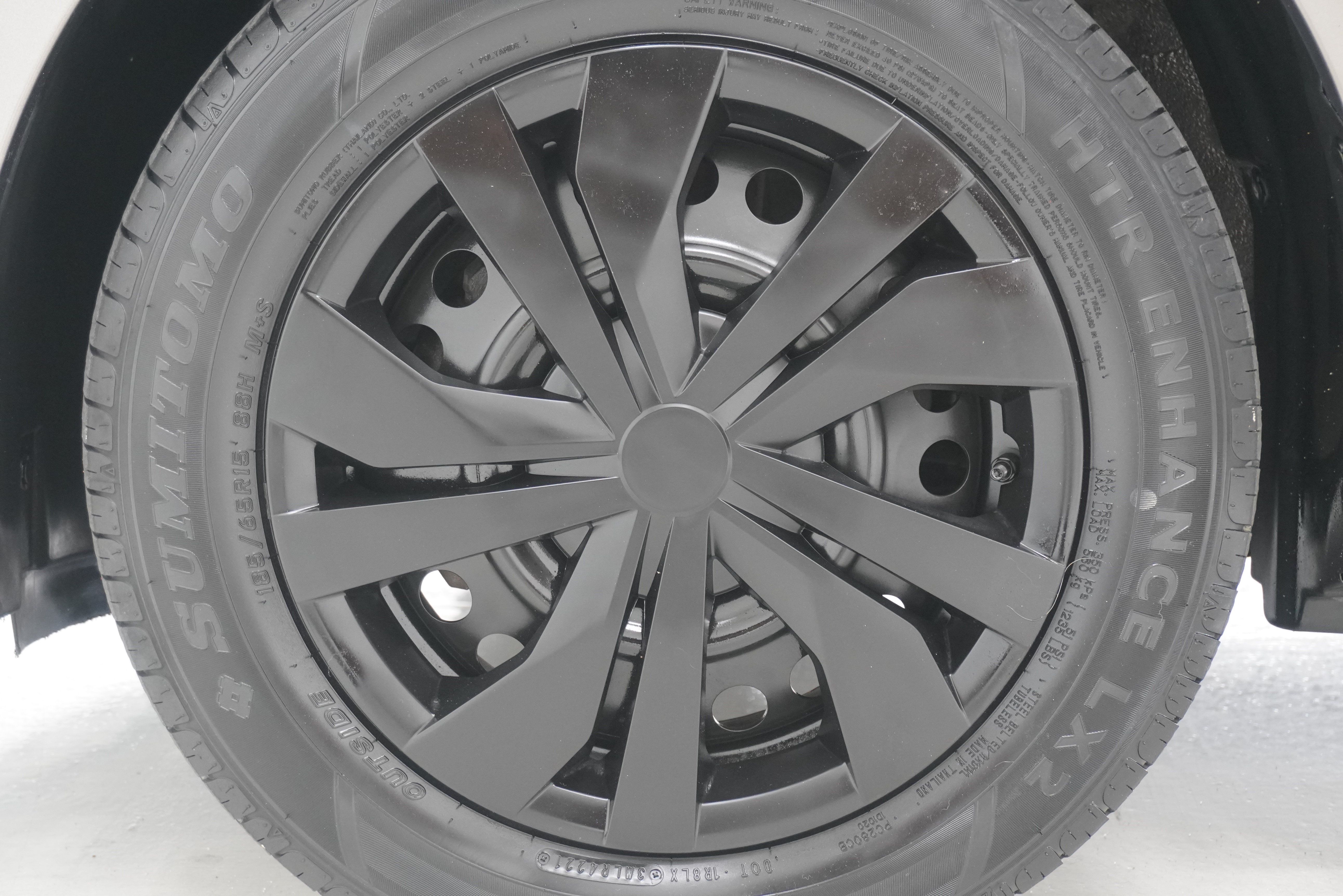 Used 2014 Nissan Versa S Plus FWD image 21
