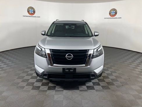 Used 2025 Nissan Pathfinder SV image 17