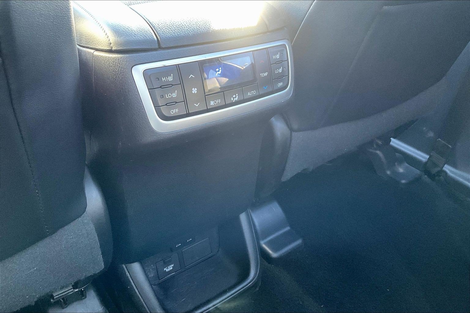 Used 2017 Toyota Highlander Limited Platinum AWD/4WD image 10