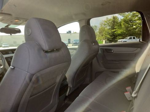 Used 2013 Chevrolet Traverse LT FWD image 27