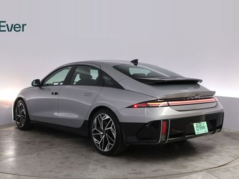 Used 2023 Hyundai Ioniq 6 Limited RWD image 17
