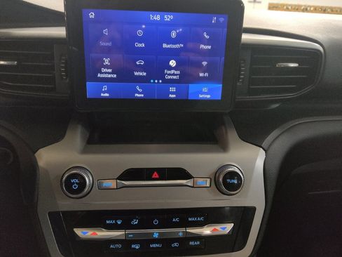Used 2021 Ford Explorer image 25