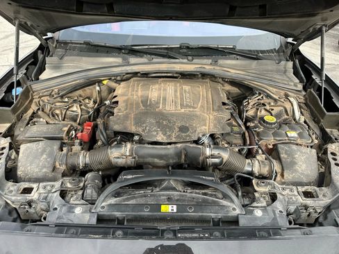 Used 2017 Jaguar F-PACE S image 19