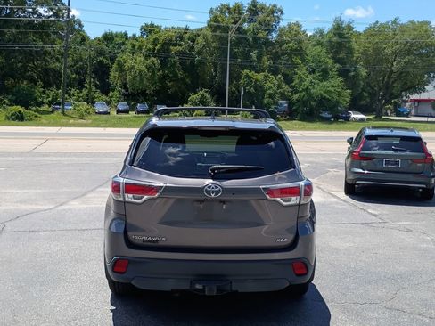Used 2015 Toyota Highlander XLE FWD image 3