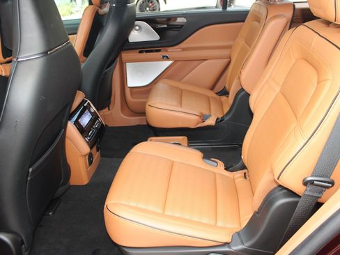 Used 2023 Lincoln Aviator Black Label w/ Dynamic Handling Package image 15