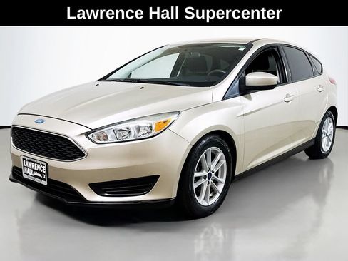 Used 2018 Ford Focus SE FWD image 1