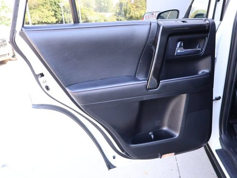 Used 2020 Toyota 4Runner TRD Off-Road Premium w/ Moonroof Package AWD/4WD image 25