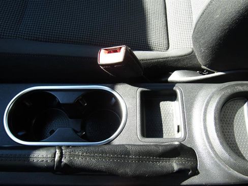 Used 2018 Volkswagen Beetle 2.0T S image 21