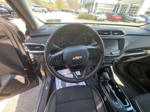 Used 2022 Chevrolet TrailBlazer LT AWD/4WD image 15