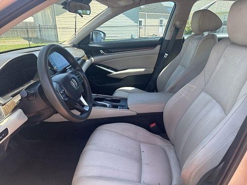 Used 2020 Honda Accord EX image 38