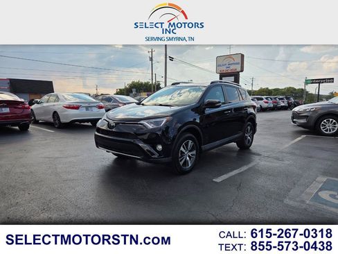 Used 2017 Toyota RAV4 XLE AWD/4WD image 1