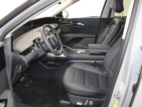 New 2026 Lincoln Nautilus Premier image 22