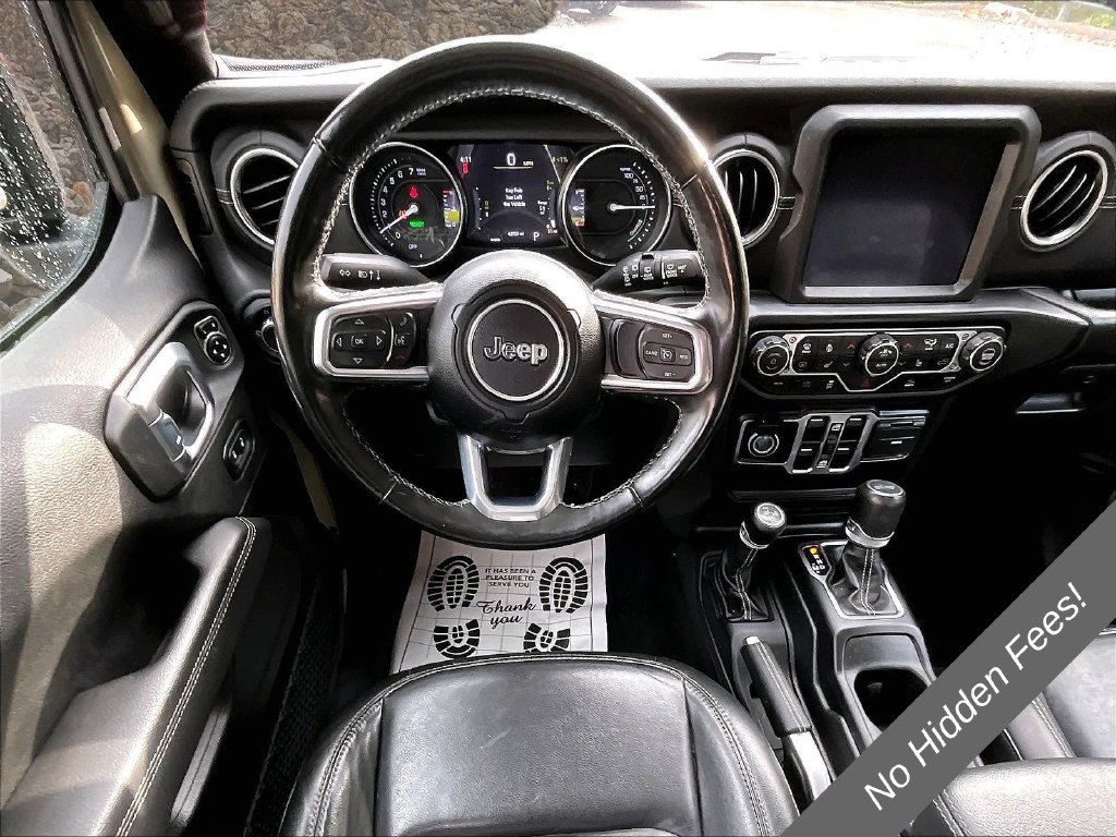 Used 2022 Jeep Wrangler Unlimited Sahara w/ Cold Weather Group AWD/4WD image 5