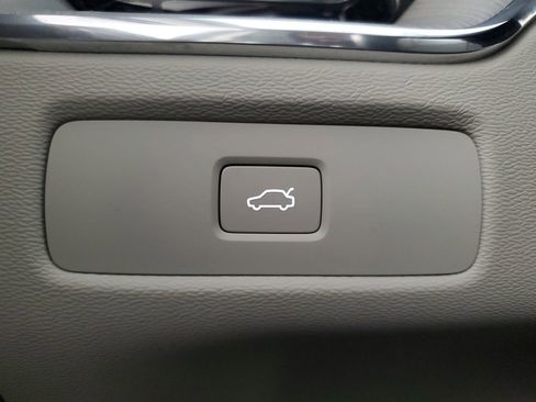 Certified 2024 Volvo XC60 B5 Plus image 37