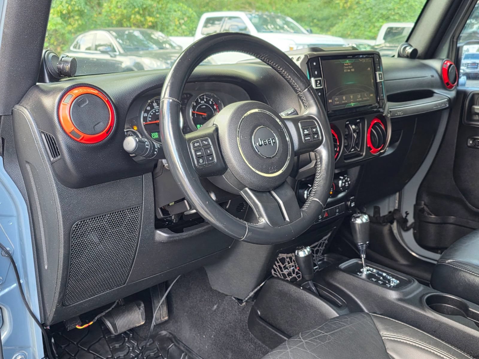 Used 2014 Jeep Wrangler Unlimited Sahara w/ Connectivity Group AWD/4WD image 12