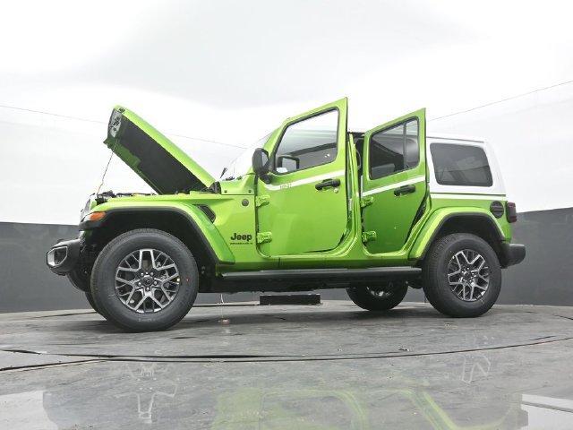 New 2026 Jeep Wrangler Unlimited Sahara w/ Whitecap Package AWD/4WD image 67