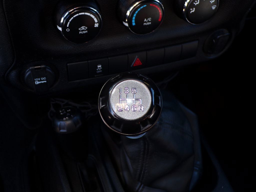 Used 2013 Jeep Wrangler Sport AWD/4WD image 19