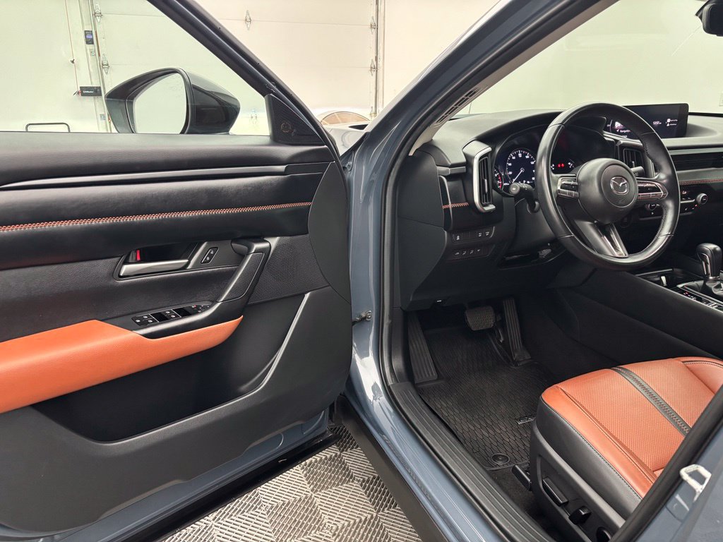 Used 2023 MAZDA CX-50 Meridian Edition w/ Apex Package AWD/4WD image 17