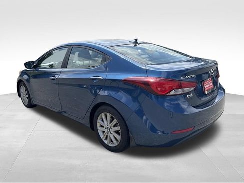 Used 2016 Hyundai Elantra SE w/ Option Group 02 FWD image 3