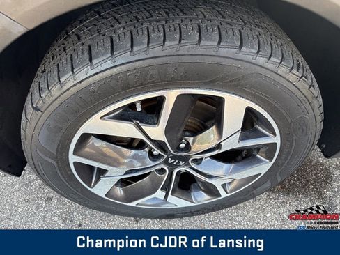 Used 2020 Kia Sportage EX w/ Option Group 15 image 2