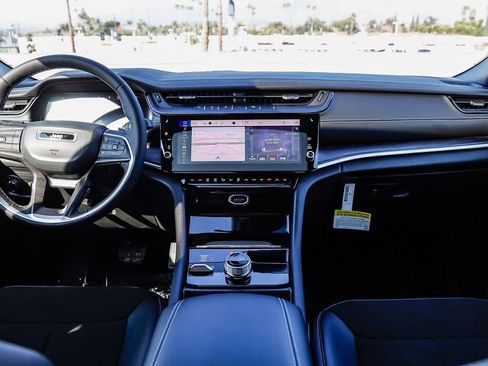 New 2026 Jeep Grand Cherokee Altitude image 15