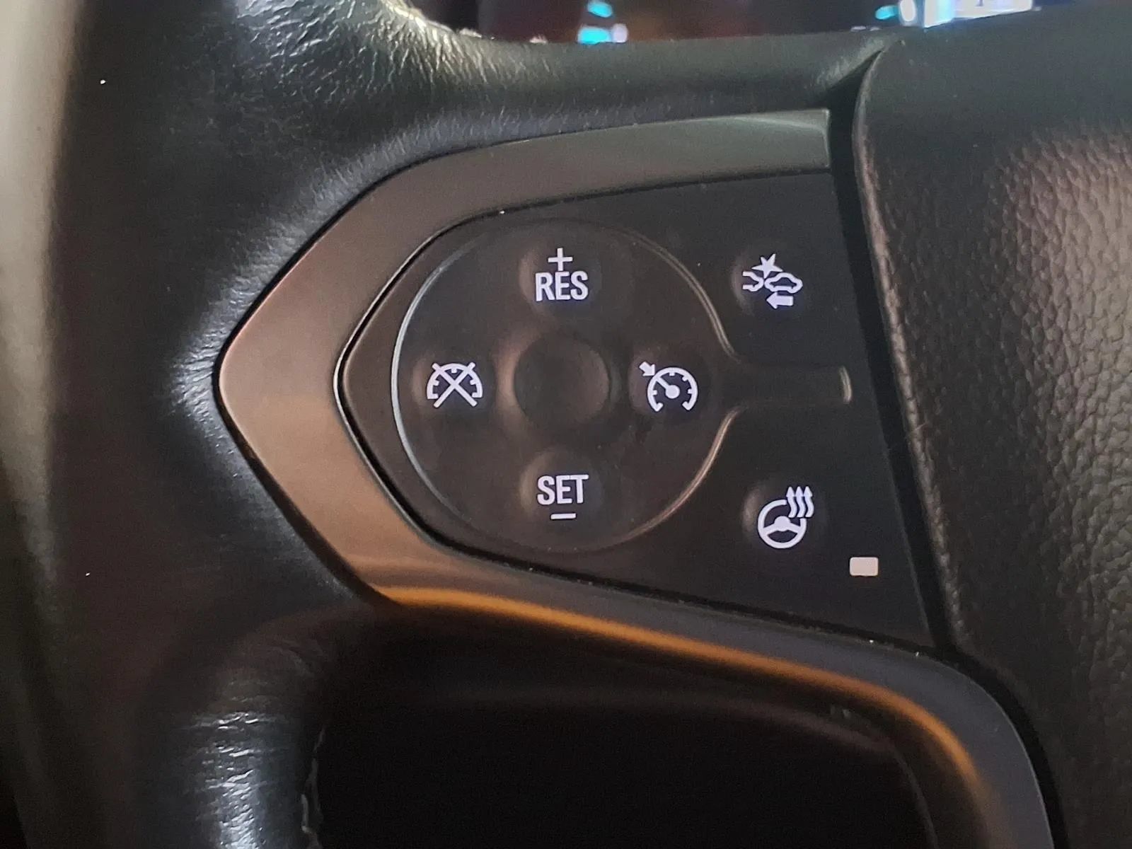 Used 2018 Chevrolet Suburban LT AWD/4WD image 26