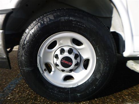 Used 2024 GMC Savana 2500 w/ Driver Convenience Package image 21