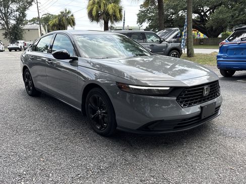 Used 2025 Honda Accord SE image 7