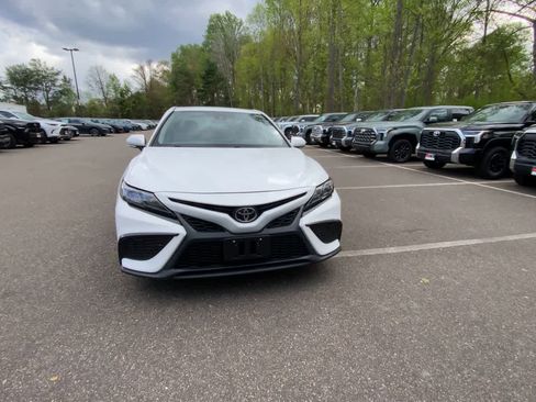 Used 2024 Toyota Camry SE FWD image 6