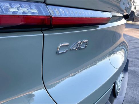 Used 2023 Volvo C40 P8 Recharge Ultimate image 11