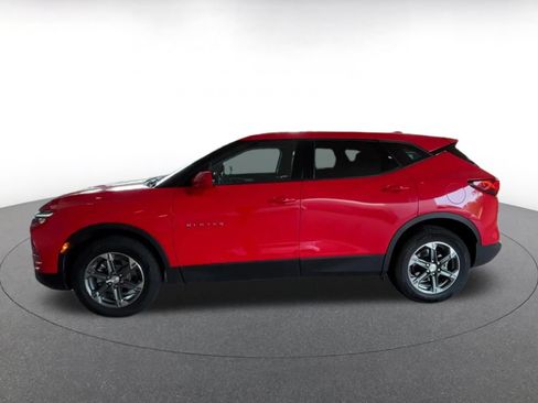 Used 2025 Chevrolet Blazer LT FWD image 9