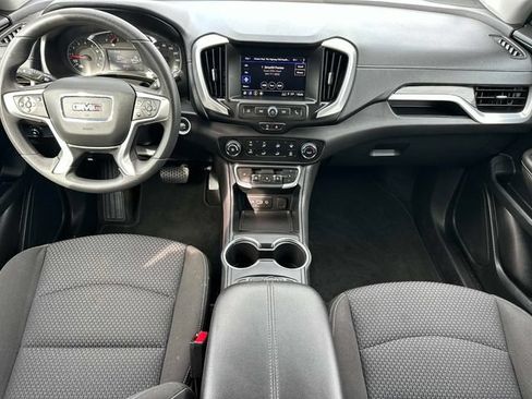 Used 2024 GMC Terrain SLE AWD/4WD image 12