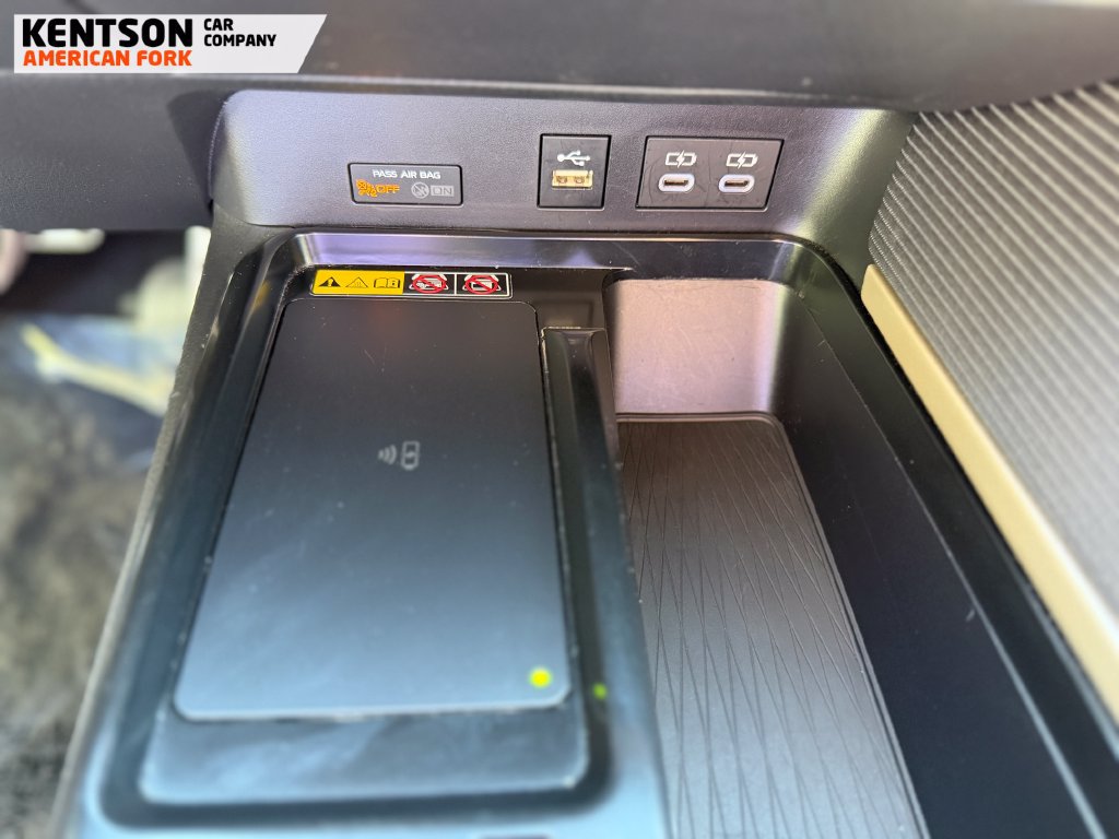 Used 2025 Toyota Camry SE FWD image 24